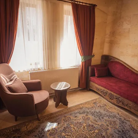 Olivia Cave Gazde/Camere de închiriat